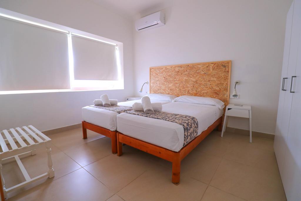 Es Mitjorn Hotel Sant Antoni de Portmany Dış mekan fotoğraf