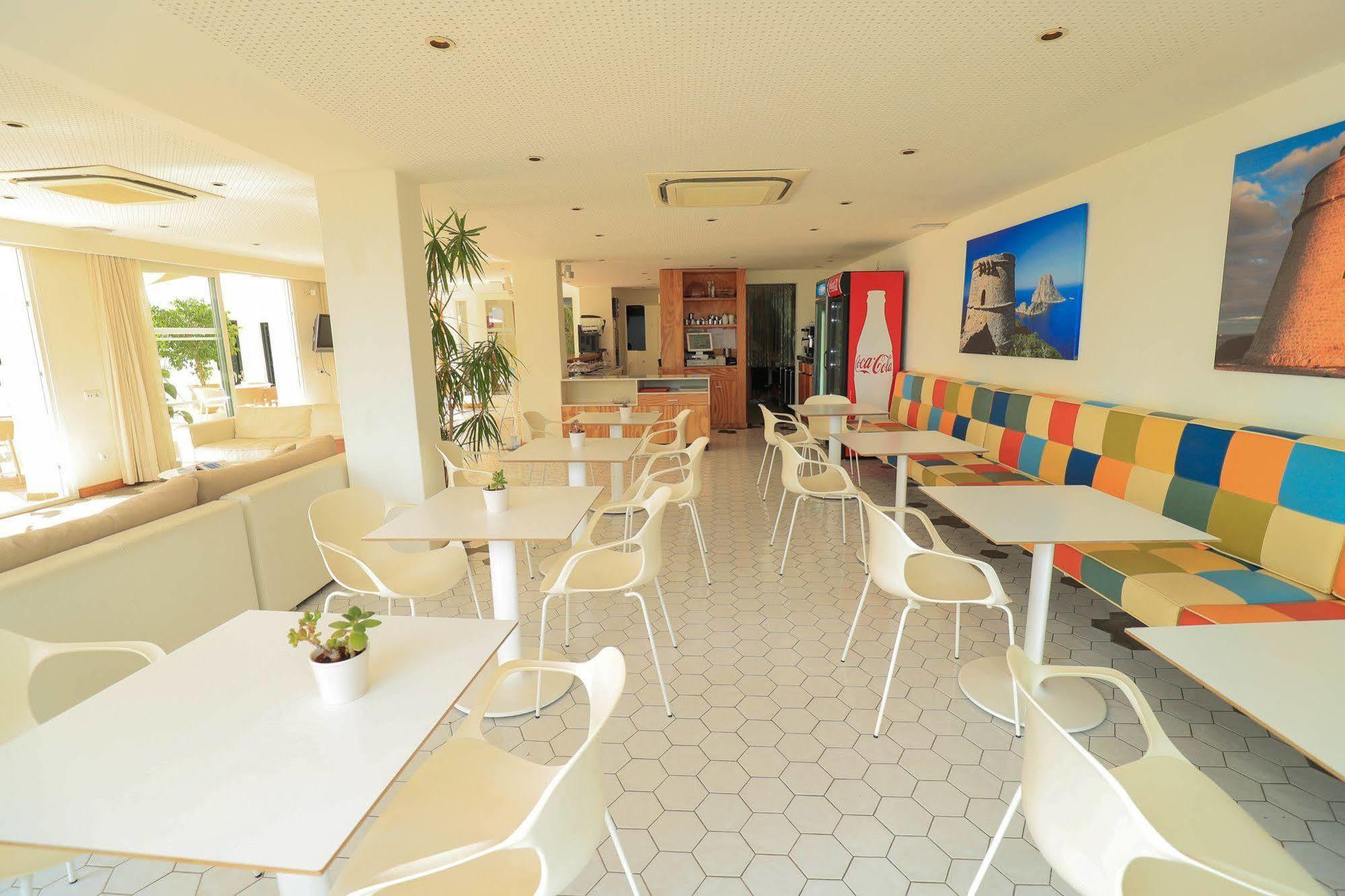 Es Mitjorn Hotel Sant Antoni de Portmany Dış mekan fotoğraf