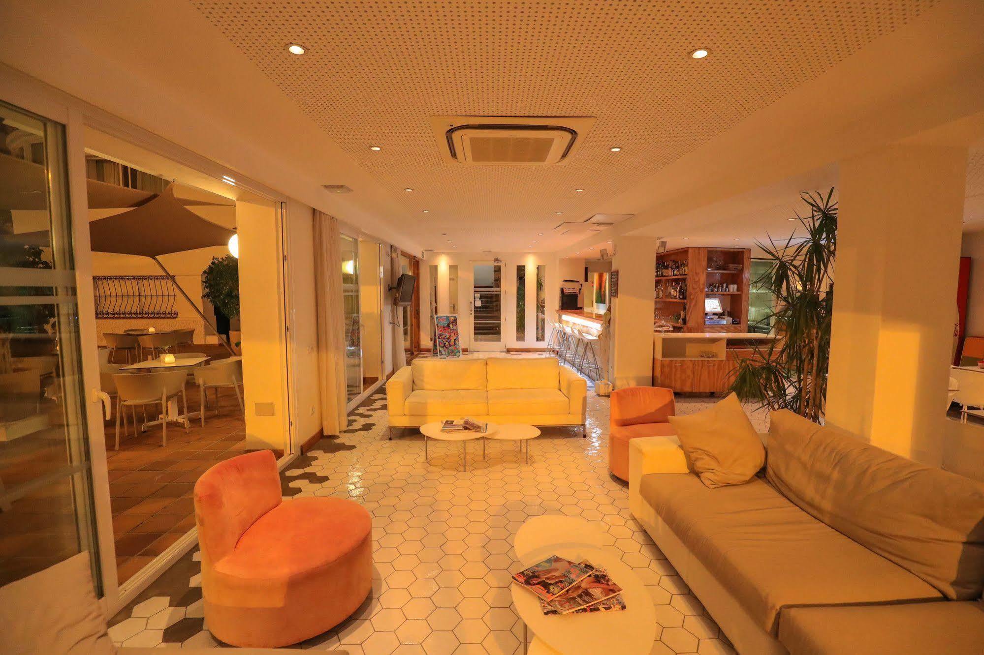 Es Mitjorn Hotel Sant Antoni de Portmany Dış mekan fotoğraf