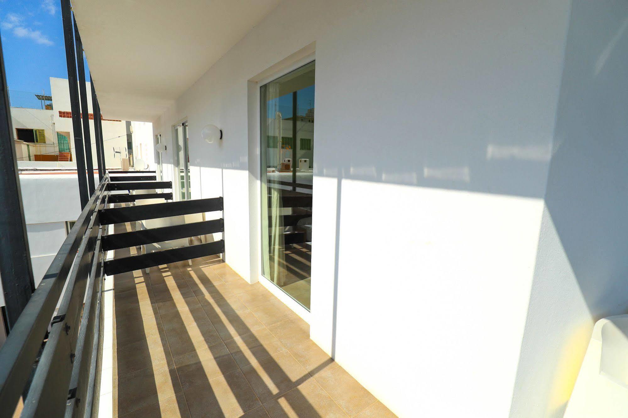 Es Mitjorn Hotel Sant Antoni de Portmany Dış mekan fotoğraf