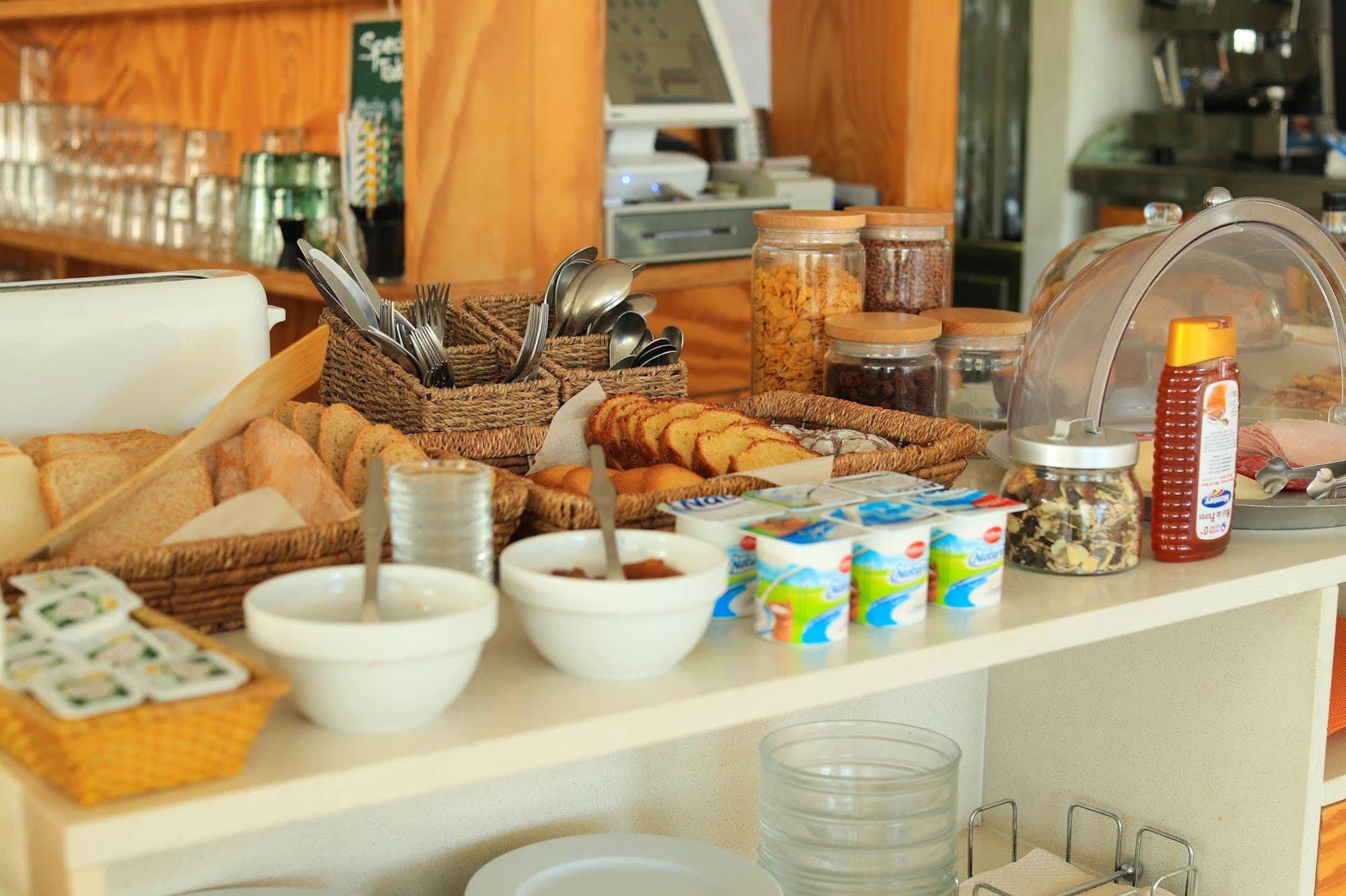 Es Mitjorn Hotel Sant Antoni de Portmany Dış mekan fotoğraf