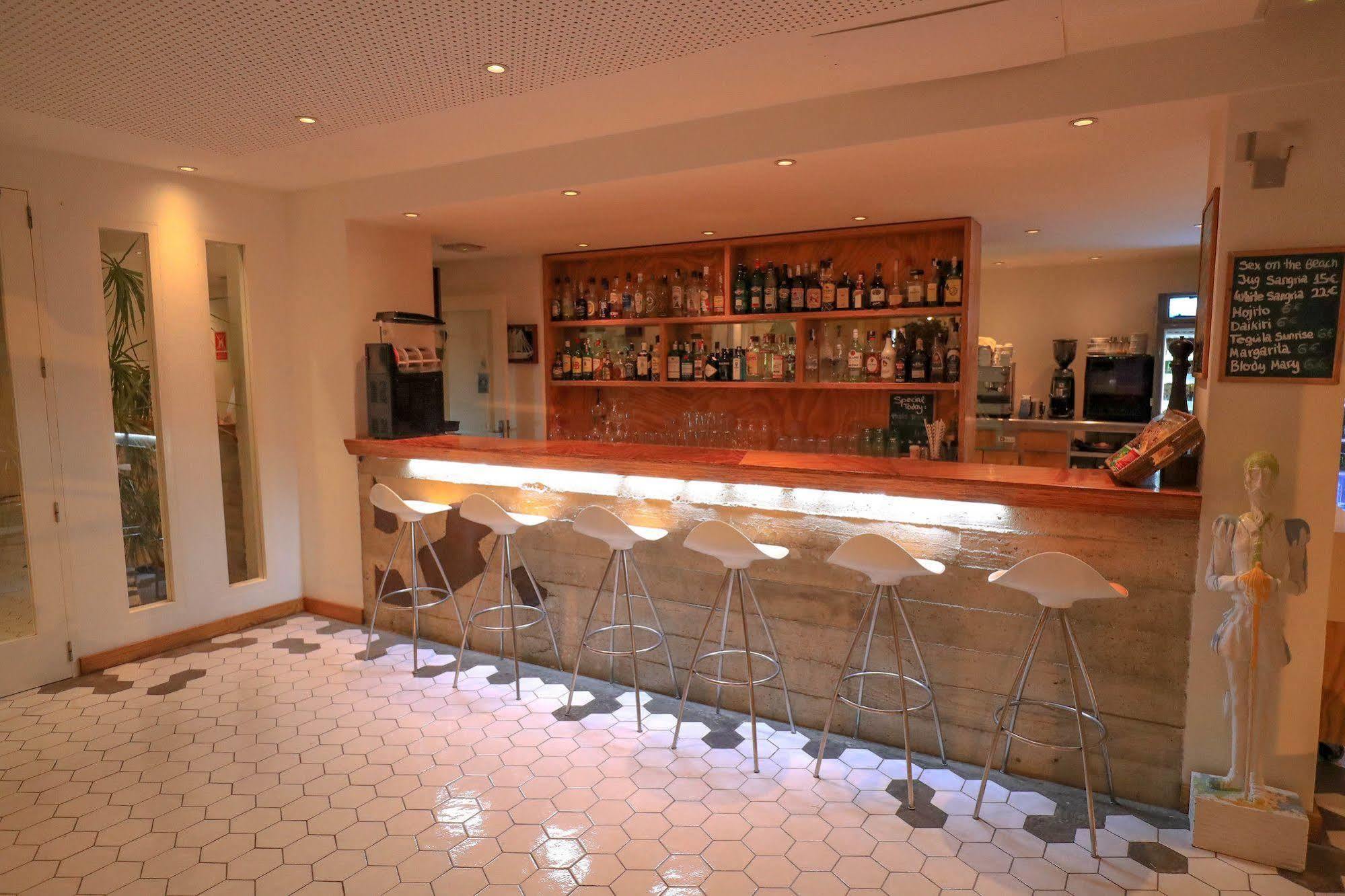 Es Mitjorn Hotel Sant Antoni de Portmany Dış mekan fotoğraf